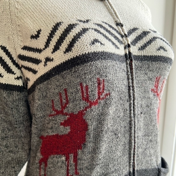 WIND RIVER | Cozy and Warm Deer Pattern Vintage Zip Up Sweater - Picture 2 of 7